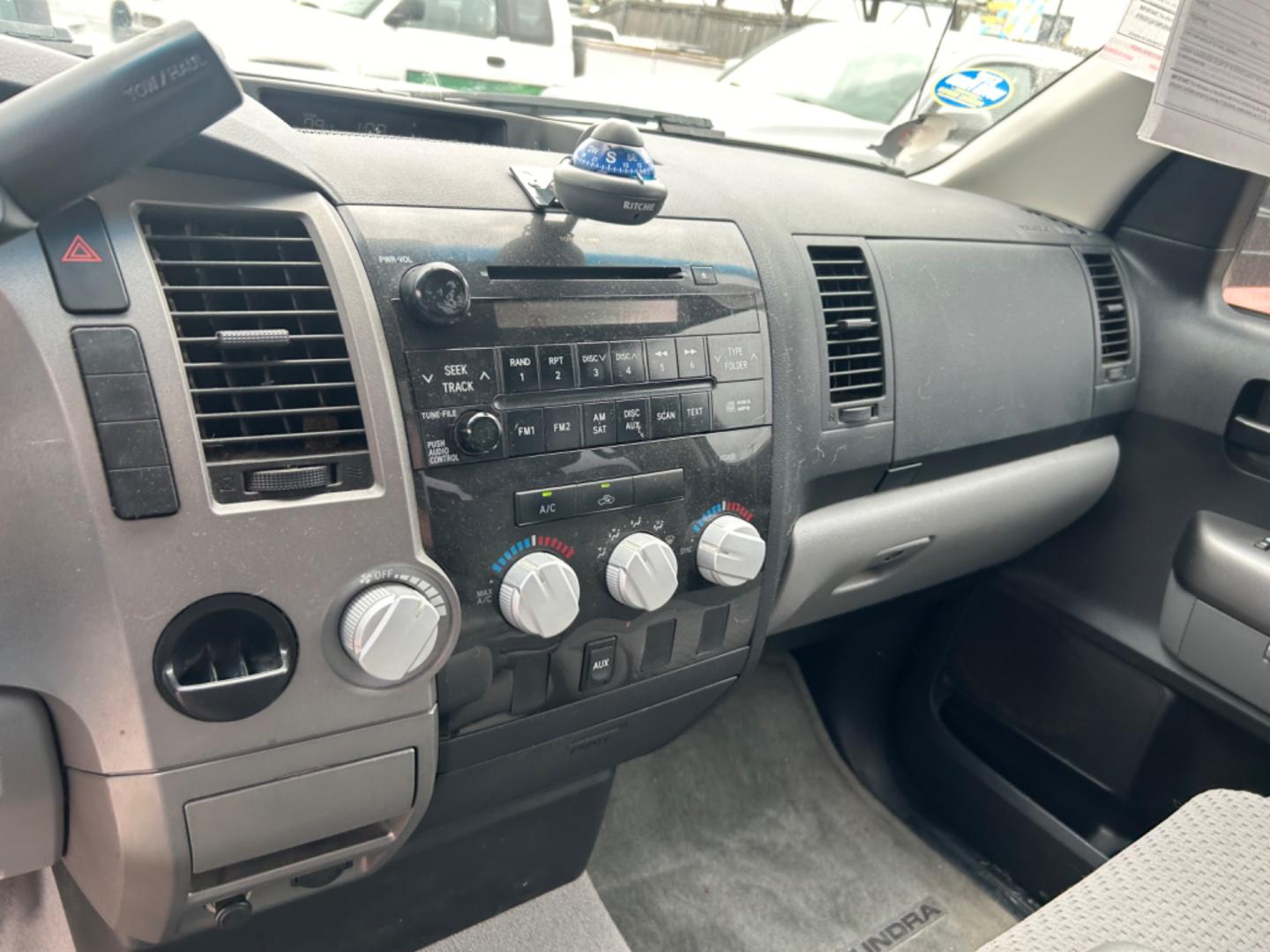 2010 White Toyota Tundra Tundra-Grade 4.6L Double Cab Long Bed 2WD (5TFTM5F11AX) with an 4.6L V8 DOHC 32V engine, 5-Speed Automatic Overdrive transmission, located at 1687 Business 35 S, New Braunfels, TX, 78130, (830) 625-7159, 29.655487, -98.051491 - Photo#12